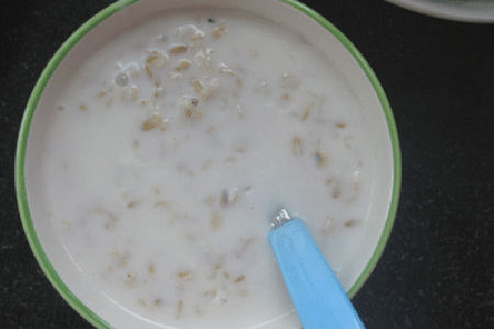 香蕉奶粉粥 香蕉奶粉粥